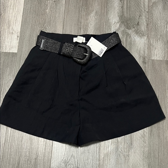 H&M women’s pleated high waist dress shorts/ black/ size 6 NWT - Picture 1 of 12